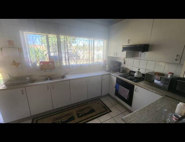 4 BEDROOM HOUSE FOR SALE IN RACEVIEW